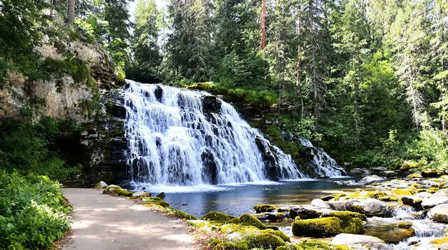 Hidden Falls Trail – Grand Teton National Park, Wyoming