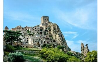 10 Abandoned Cities Reclaimed by Nature: Photographers Risk Everything for These Apocalyptic Shots – Explore the Haunting Beauty You Won’t Believe Exists