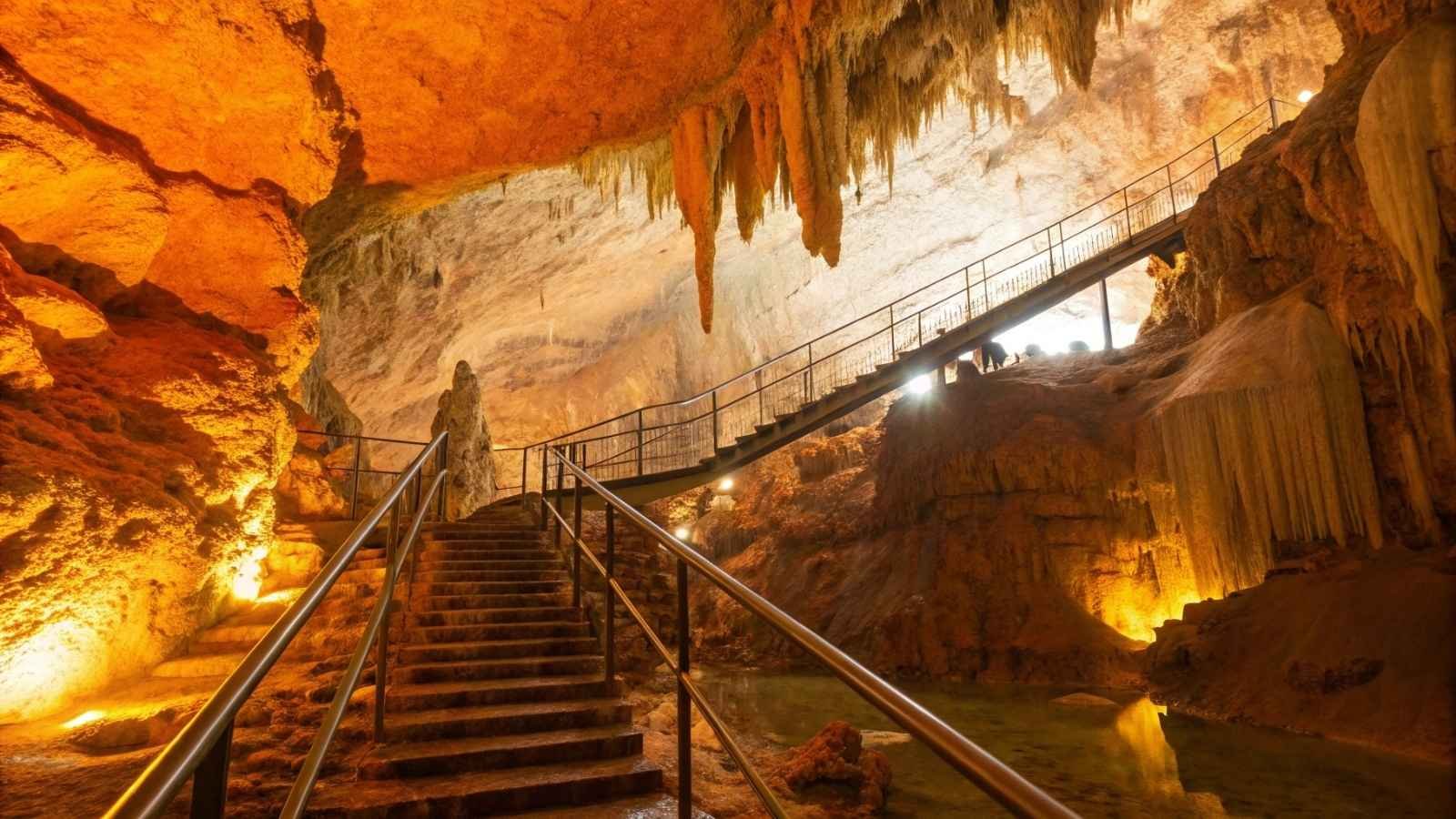 Jewel Cave – South Dakota