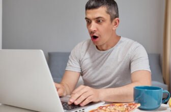 Financial Advisors Agree: Never Buy a House During These 3 Months