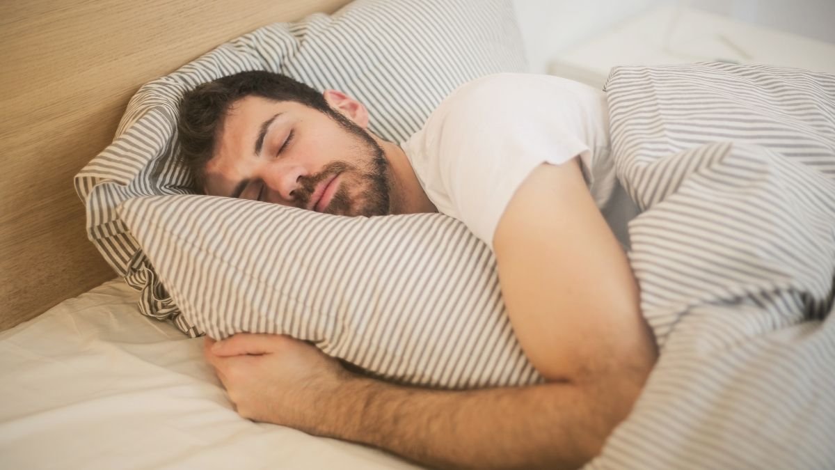 Sleep Has a Narrow Sweet Spot