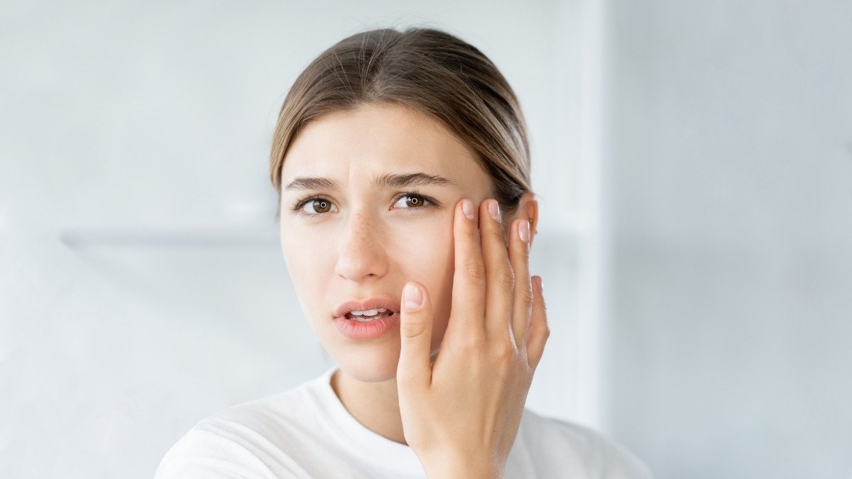 The Scary Science Behind How Alcohol Ages Your Skin