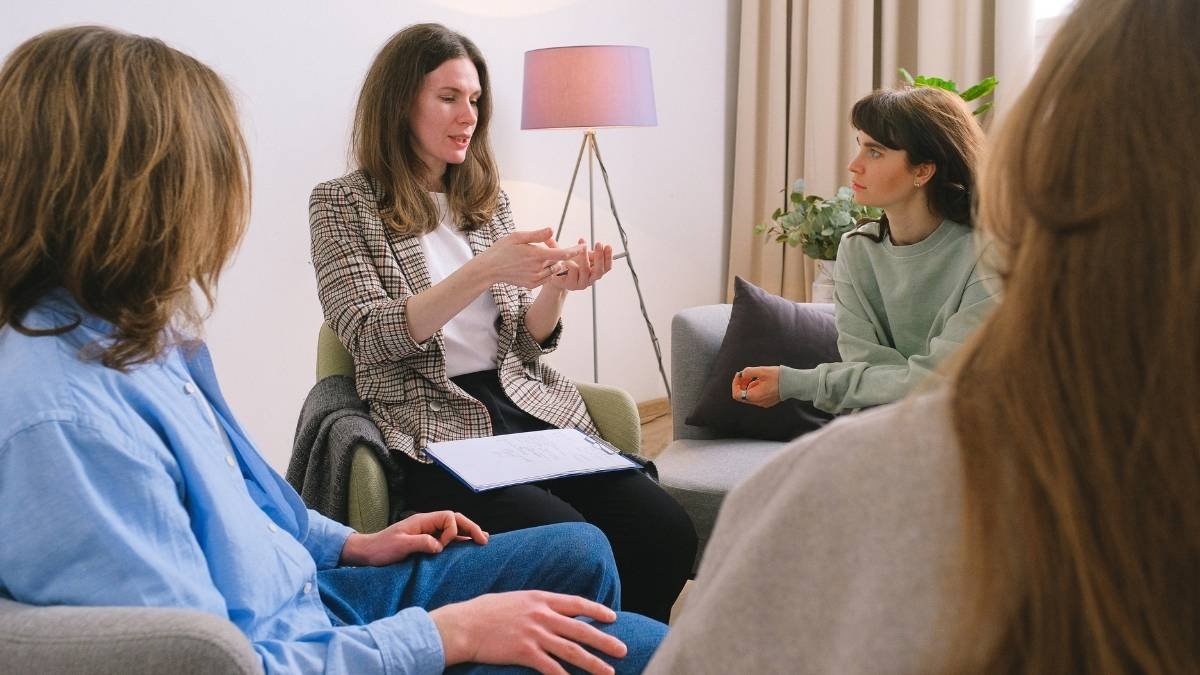 The Psychology of Why Bad Advice Spreads So Fast