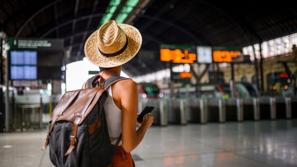 These Seemingly Innocent Travel Mistakes Cost Americans $2,000+ Every Year