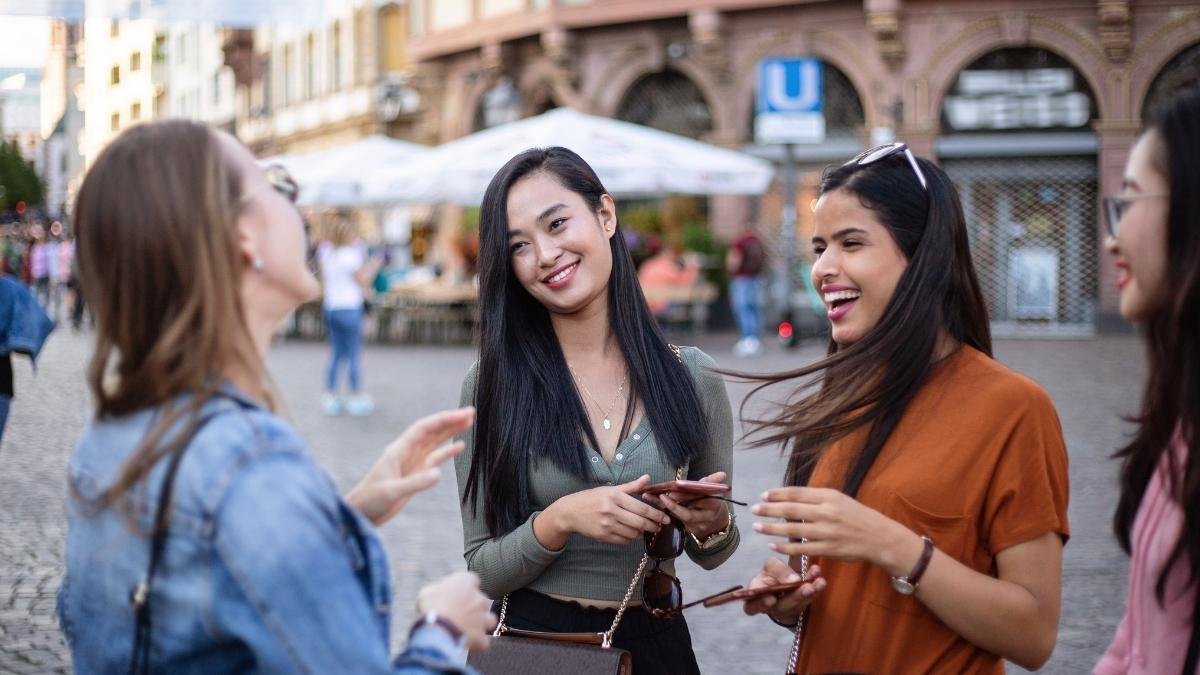 What locals actually think about different types of travelers