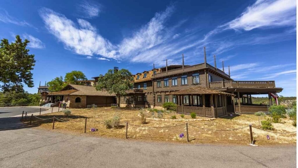  El Tovar Hotel (Grand Canyon National Park, Arizona)