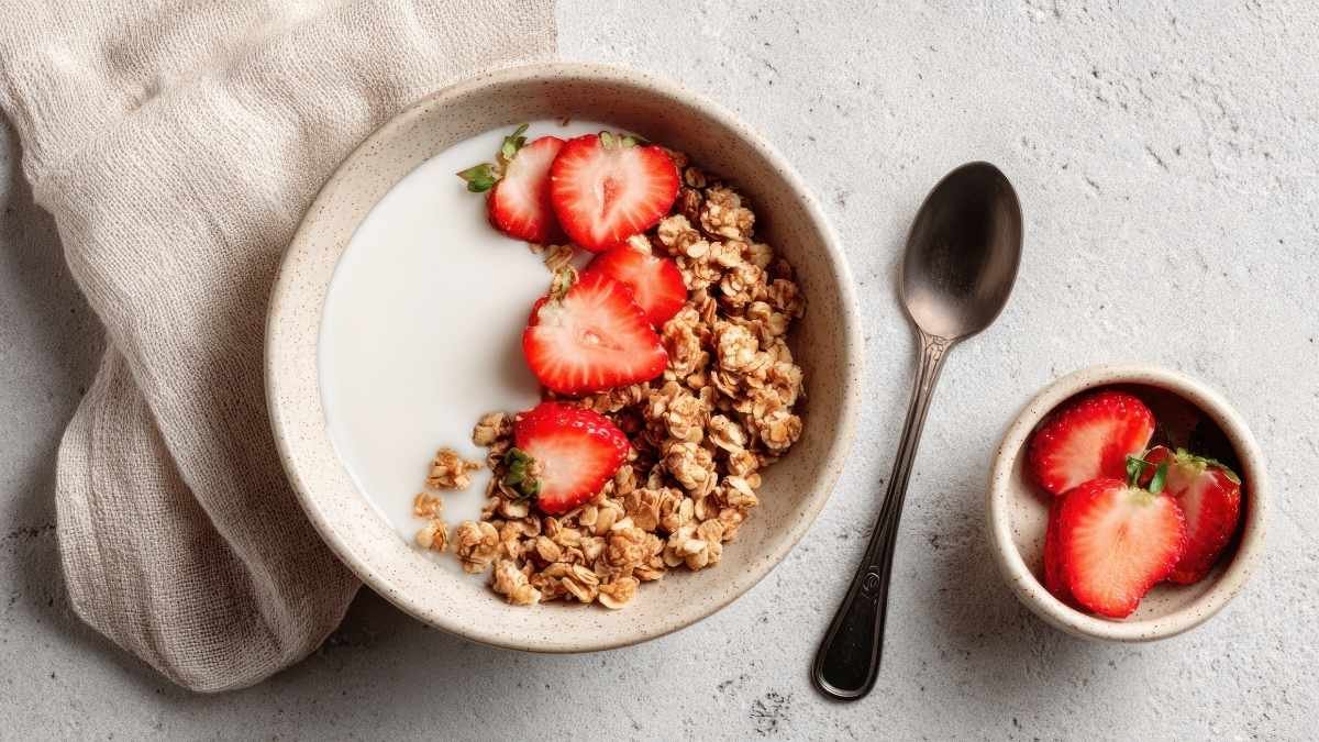 Action Step 1: "Front-Load" Your Day (The 30g Breakfast)