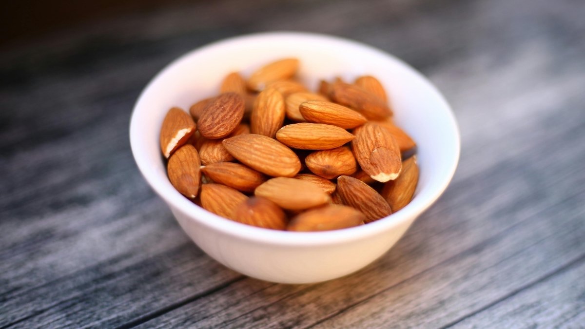 The "Pre-Game" Strategy (Almonds)