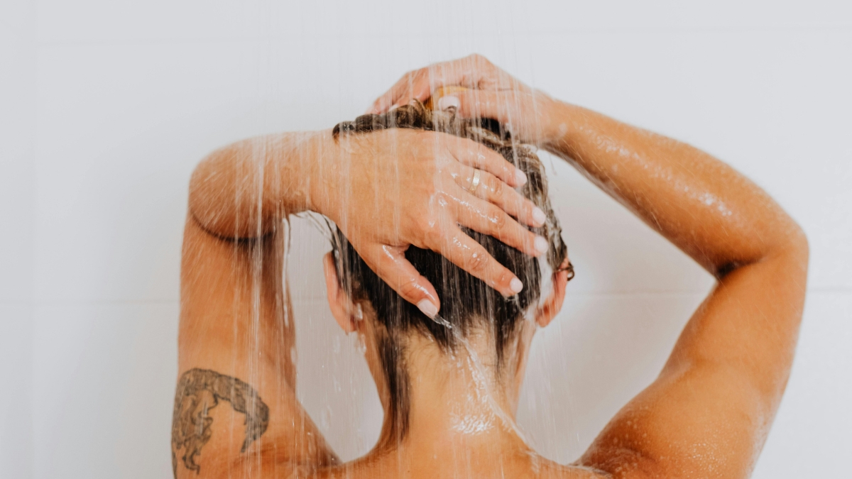 Habit 3: The 30-Second "Slap" (Cold Exposure)