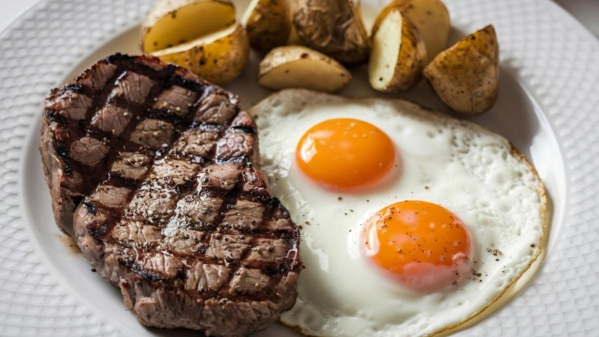 The First (and Biggest) Missed Window: Your "Protein-Poor" Breakfast