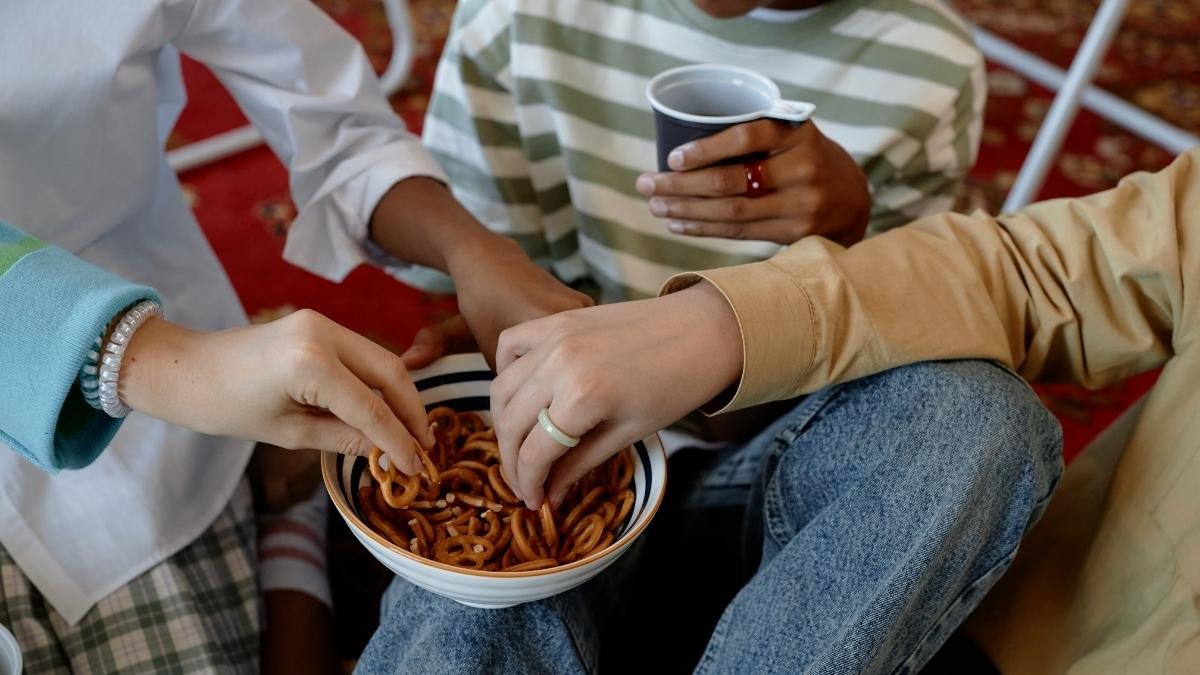 Pro-Tip: When You "Snack" Matters (A Lot)