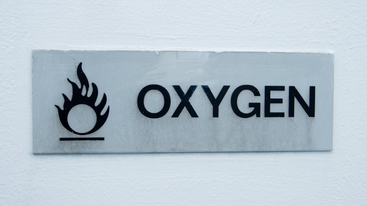 The "Delivery Truck" (Fresh Fuel and Oxygen)