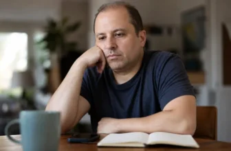 6 Habits That Quietly Ruin Your Focus (Most People Have All Six)