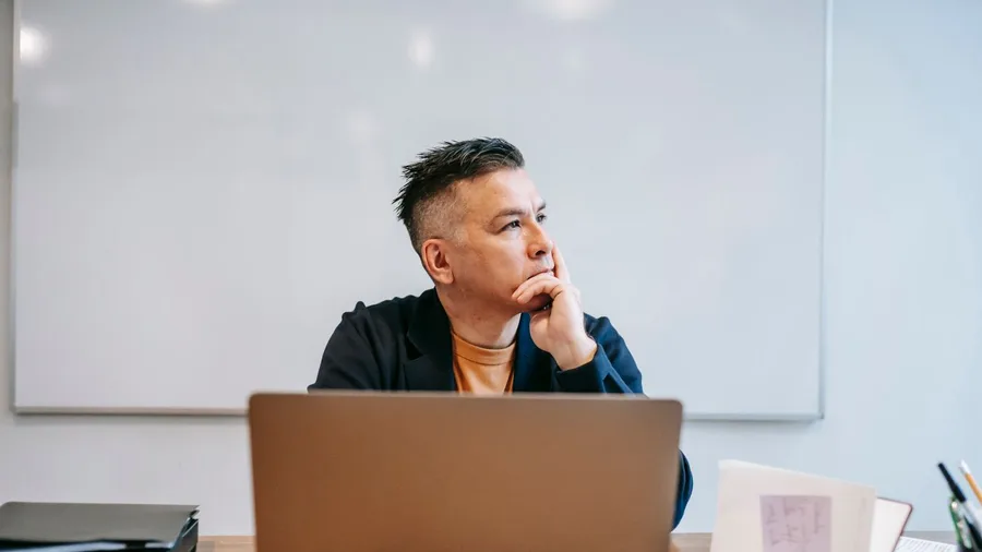 Deliberate Delay Produces a Better Answer